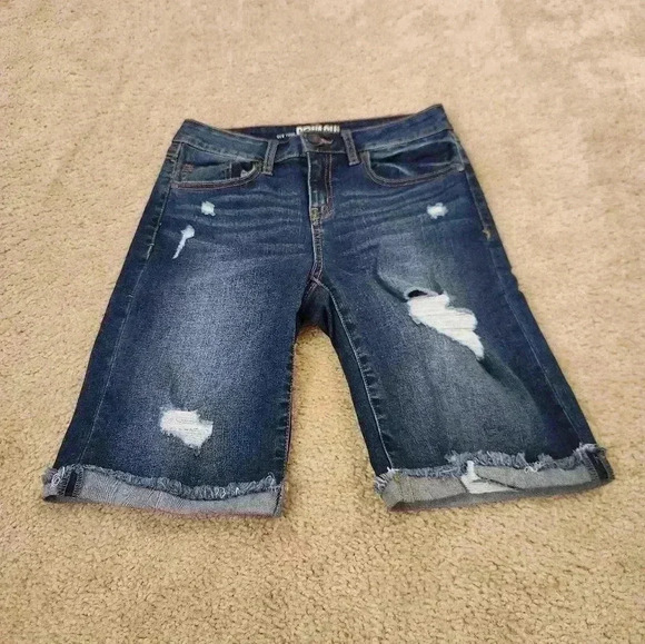 Rewash Blue Jean Capri Shorts Size 1  Dark Distressed Mid Length 26" Waist #G239 - Picture 1 of 5
